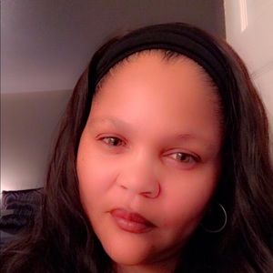 Meet your Posher, Ebony